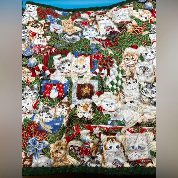 Quilted Christmas Cats Holly Berry Table Runner/Bed Topper Holidays Home Decor - Picture 12 of 13